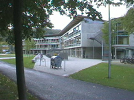 neus Schulgebäude